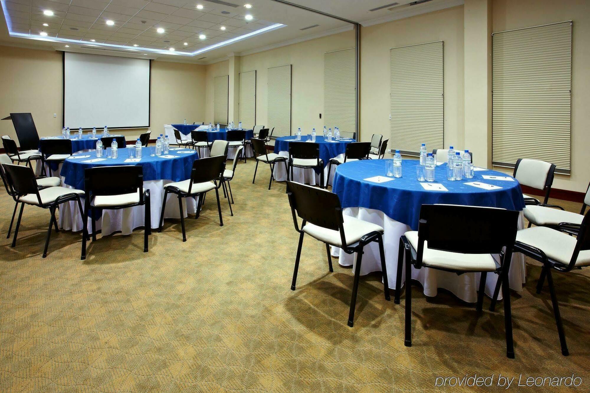 Holiday Inn Express Quito By Ihg Exterior foto